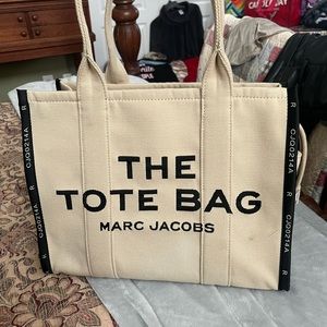 Marc Jacobs large tote. Dust bag and receipt.